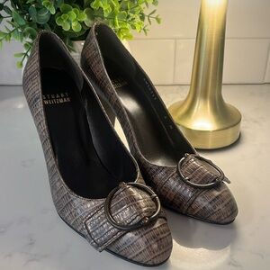 Stuart Weitzman Buckleup Pump